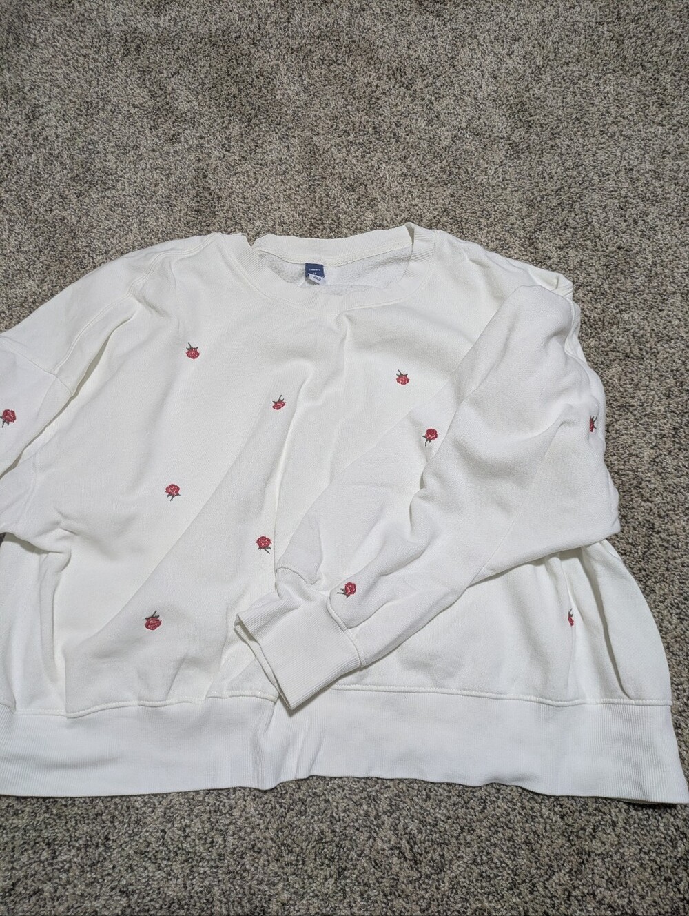 Old Navy Pullover Crew neck Sweater Red Rose Pattern On White